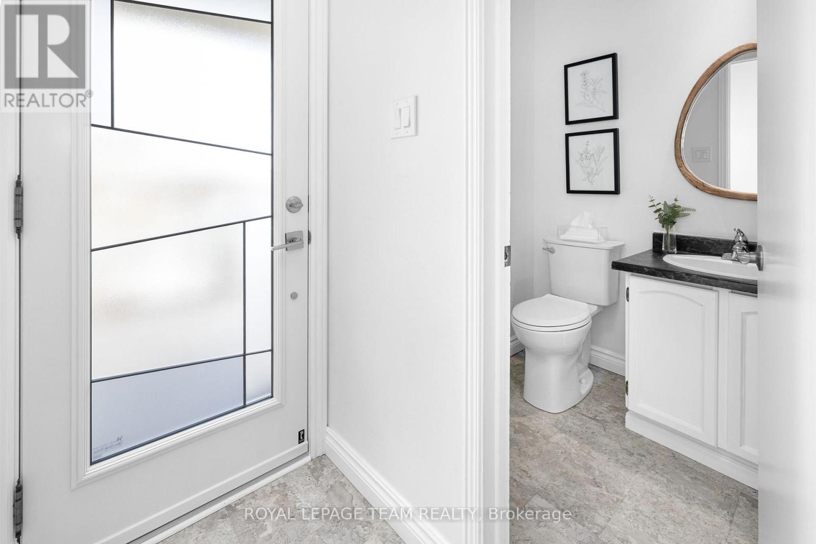 28 Conover Street, Ottawa, Ontario  K2G 4B3 - Photo 5 - X12940726