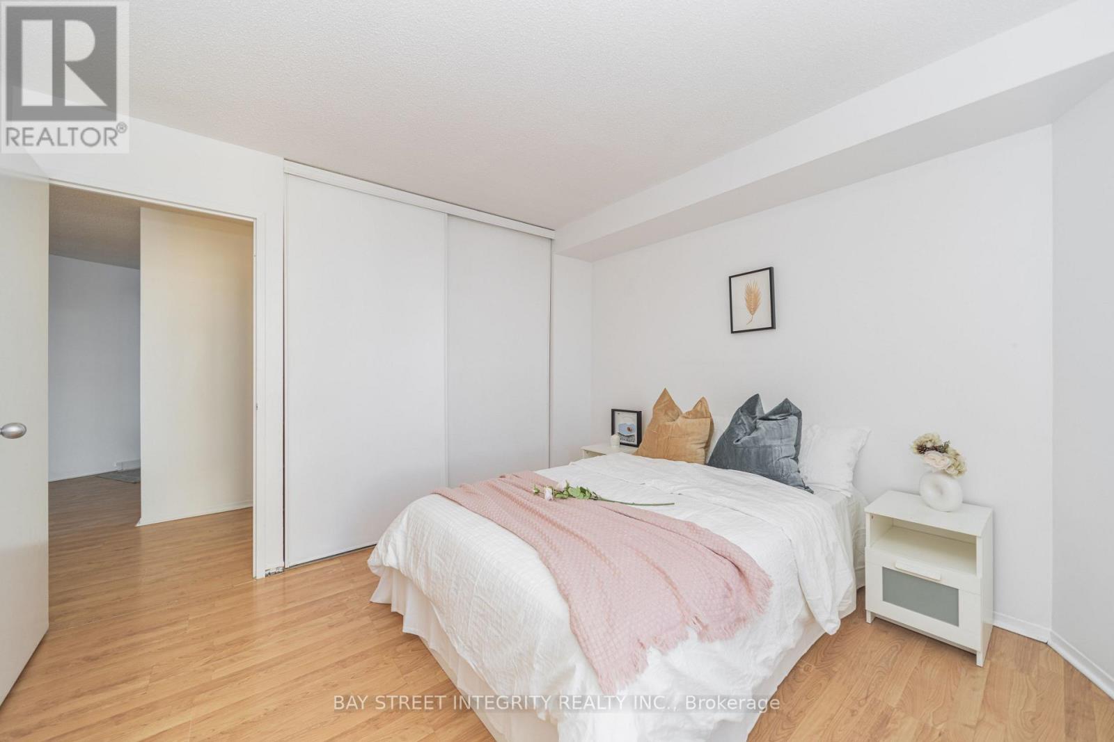 1107 - 270 Queens Quay W, Toronto, Ontario  M5J 2N4 - Photo 12 - C12940690