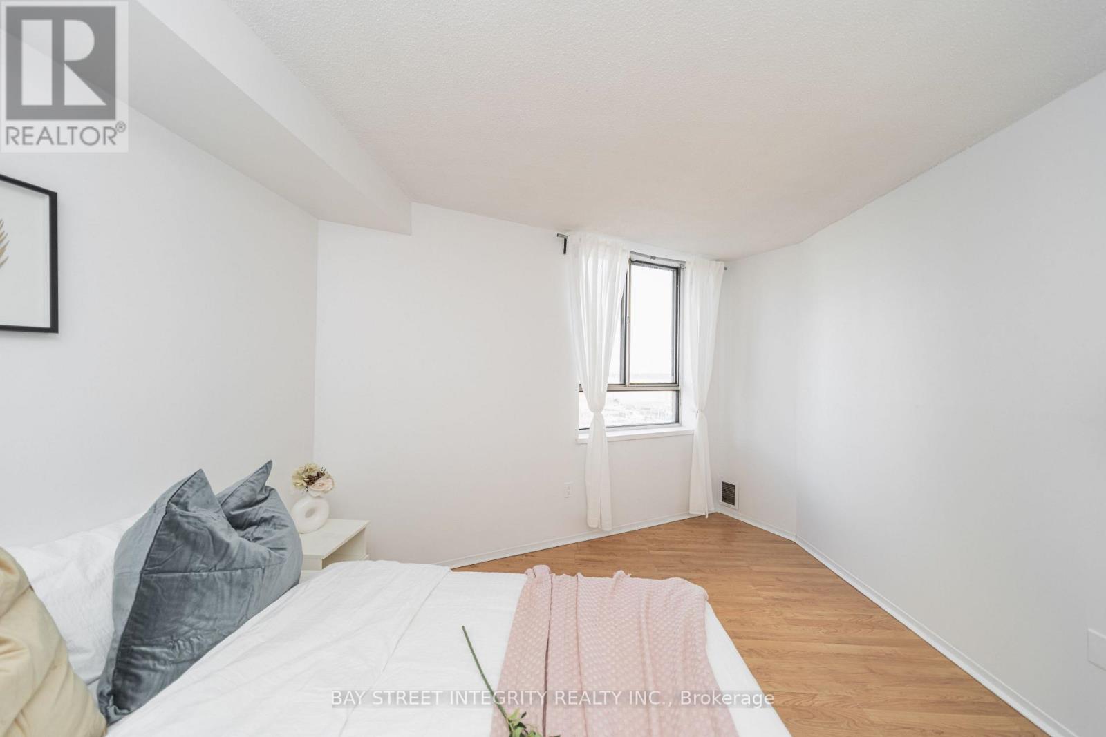 1107 - 270 Queens Quay W, Toronto, Ontario  M5J 2N4 - Photo 13 - C12940690