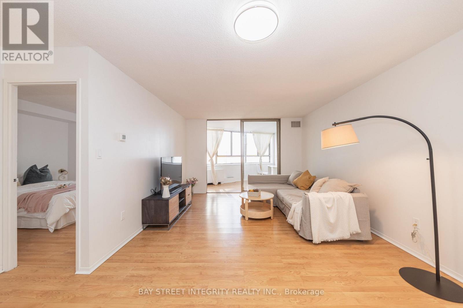 1107 - 270 Queens Quay W, Toronto, Ontario  M5J 2N4 - Photo 6 - C12940690