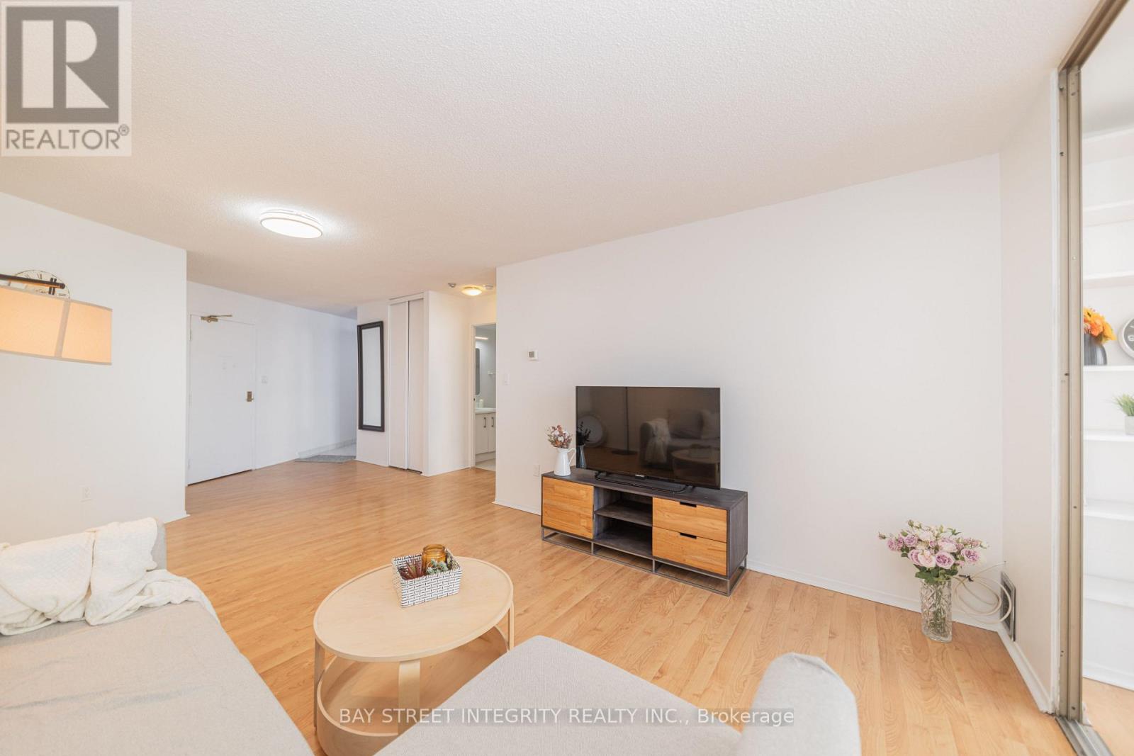 1107 - 270 Queens Quay W, Toronto, Ontario  M5J 2N4 - Photo 8 - C12940690