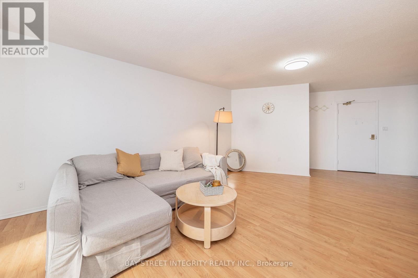 1107 - 270 Queens Quay W, Toronto, Ontario  M5J 2N4 - Photo 9 - C12940690