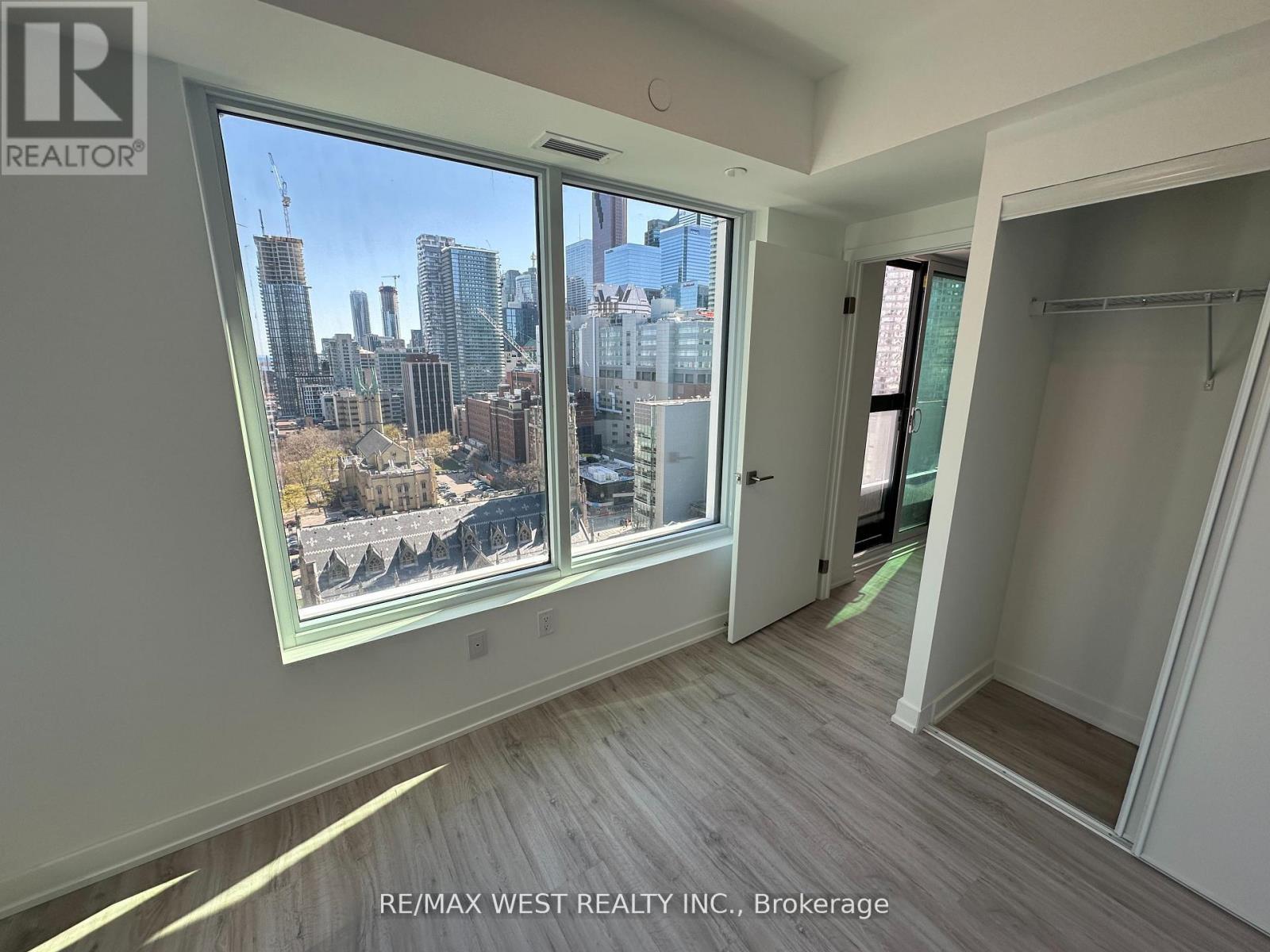 2011 - 252 Church Street, Toronto, Ontario  M5B 0E6 - Photo 12 - C12940844