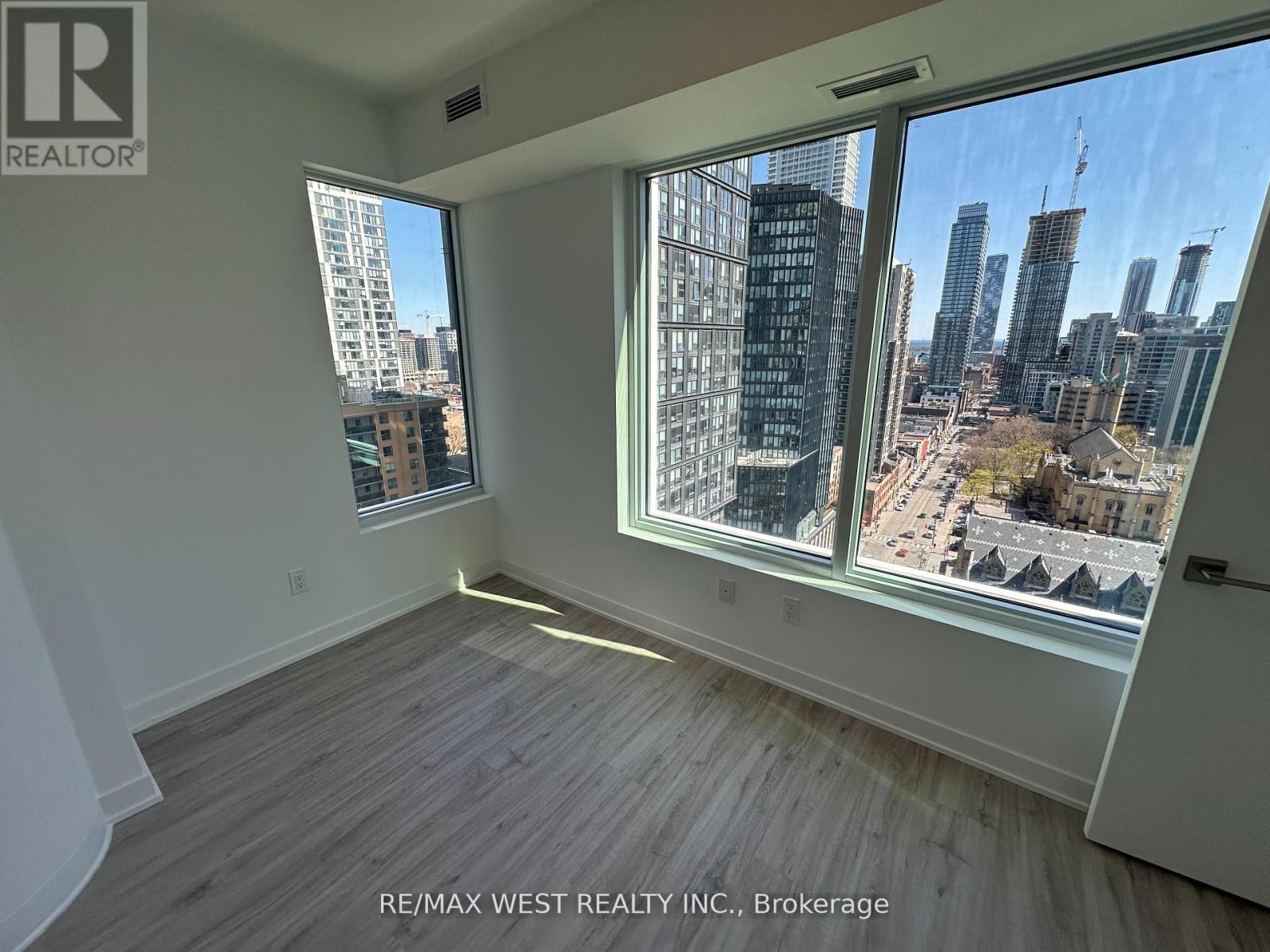 2011 - 252 Church Street, Toronto, Ontario  M5B 0E6 - Photo 13 - C12940844