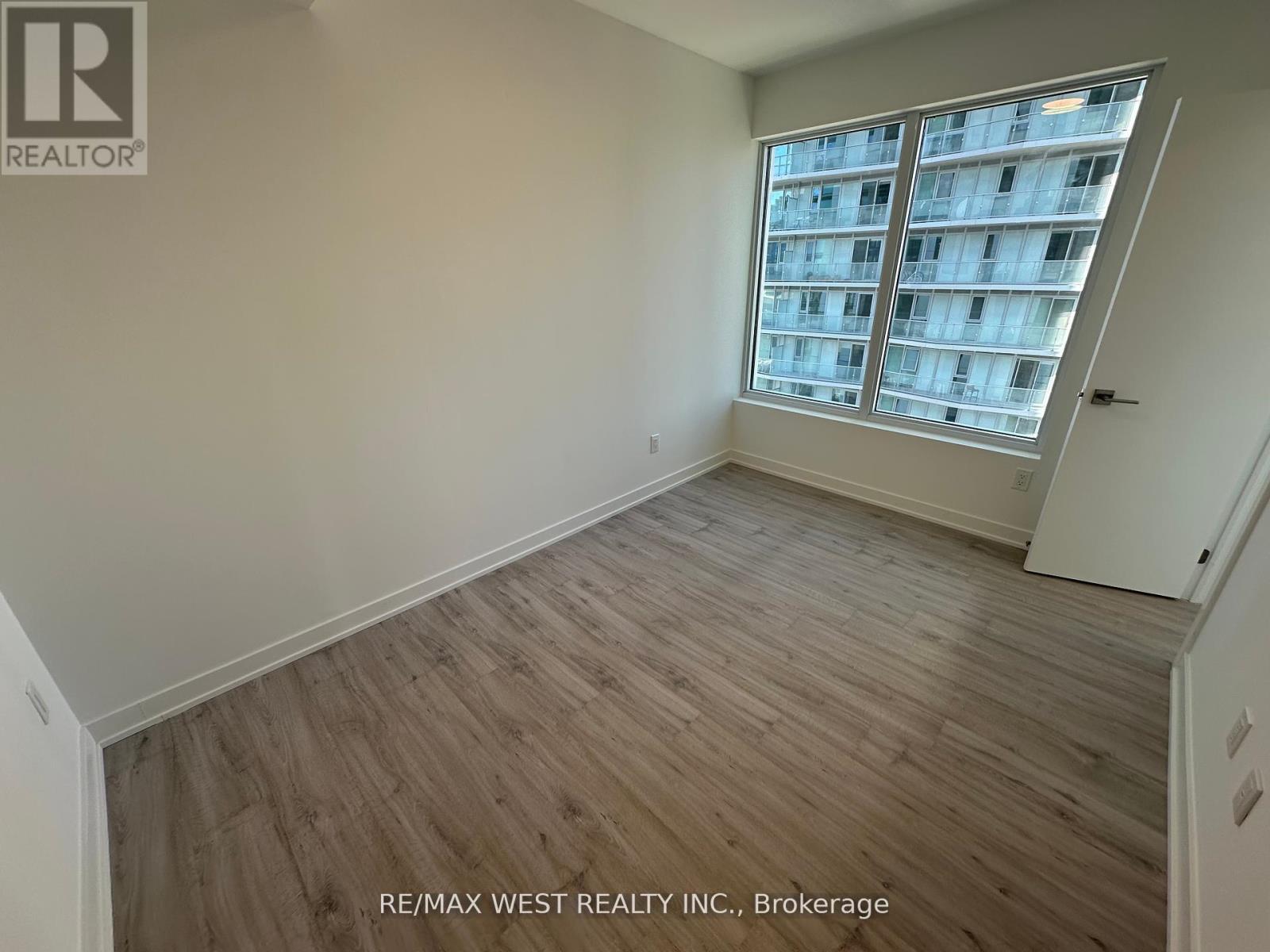 2011 - 252 Church Street, Toronto, Ontario  M5B 0E6 - Photo 14 - C12940844