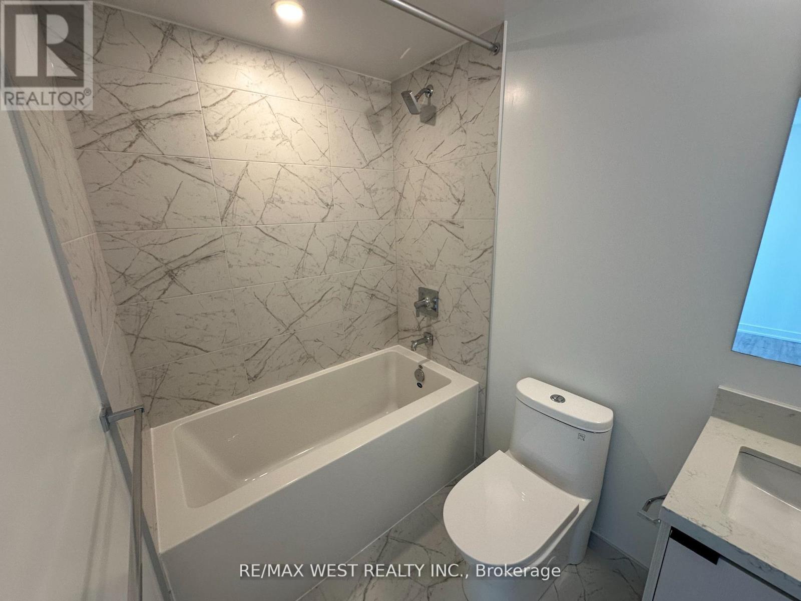 2011 - 252 Church Street, Toronto, Ontario  M5B 0E6 - Photo 18 - C12940844