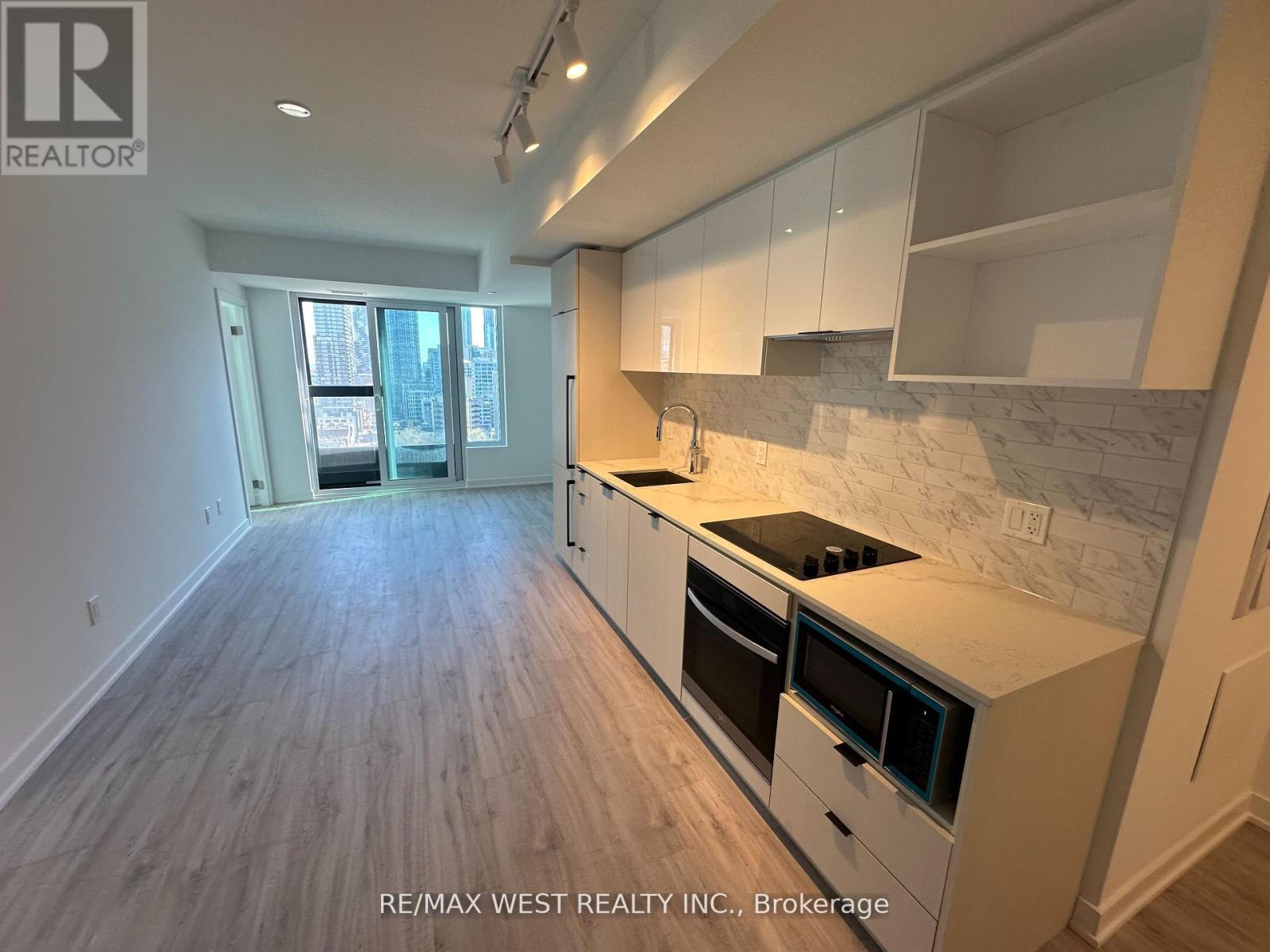 2011 - 252 Church Street, Toronto, Ontario  M5B 0E6 - Photo 3 - C12940844