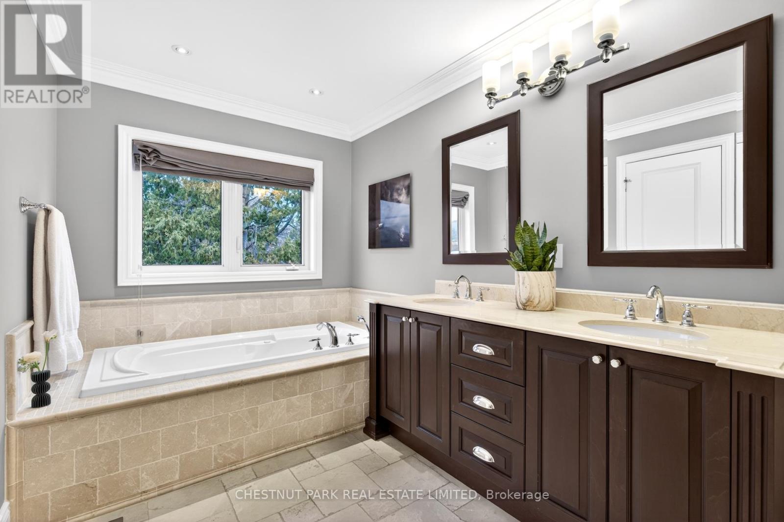 340 Belsize Drive, Toronto, Ontario  M4S 1N1 - Photo 18 - C12940860