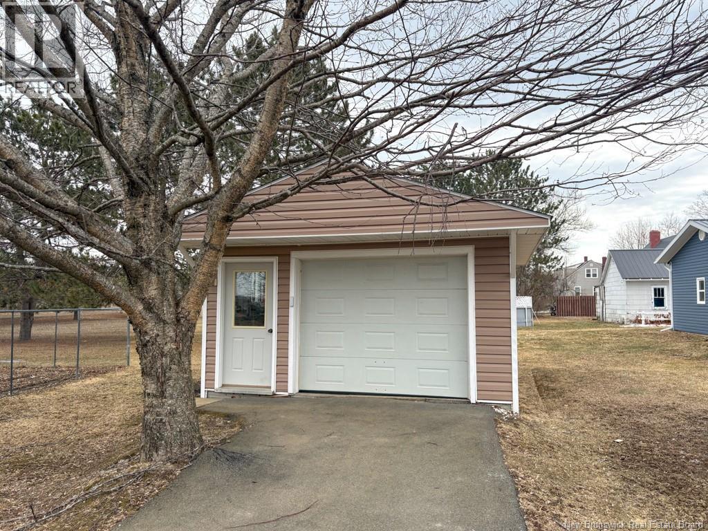 180 Houlton Road, Woodstock, New Brunswick  E7M 1Z1 - Photo 4 - NB135862