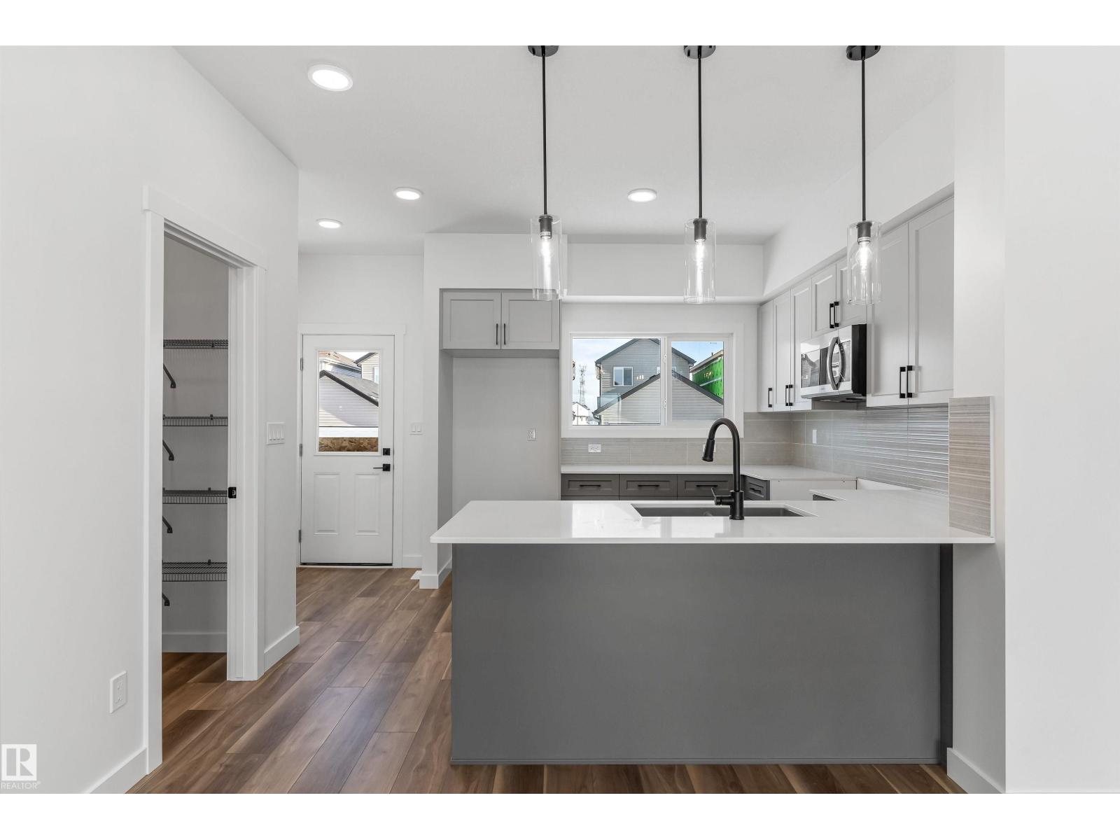 1008 14 Av Nw, Edmonton, Alberta  T6T 2W7 - Photo 6 - E4476405