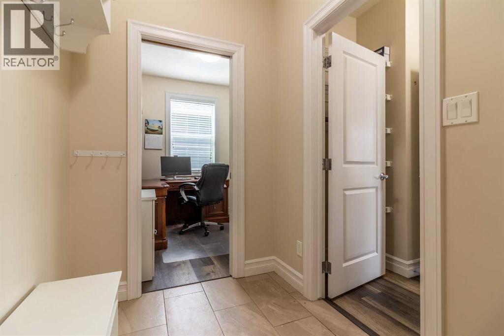 597 Aquitania Boulevard W, Lethbridge, Alberta  T1H 5P7 - Photo 19 - A2295515