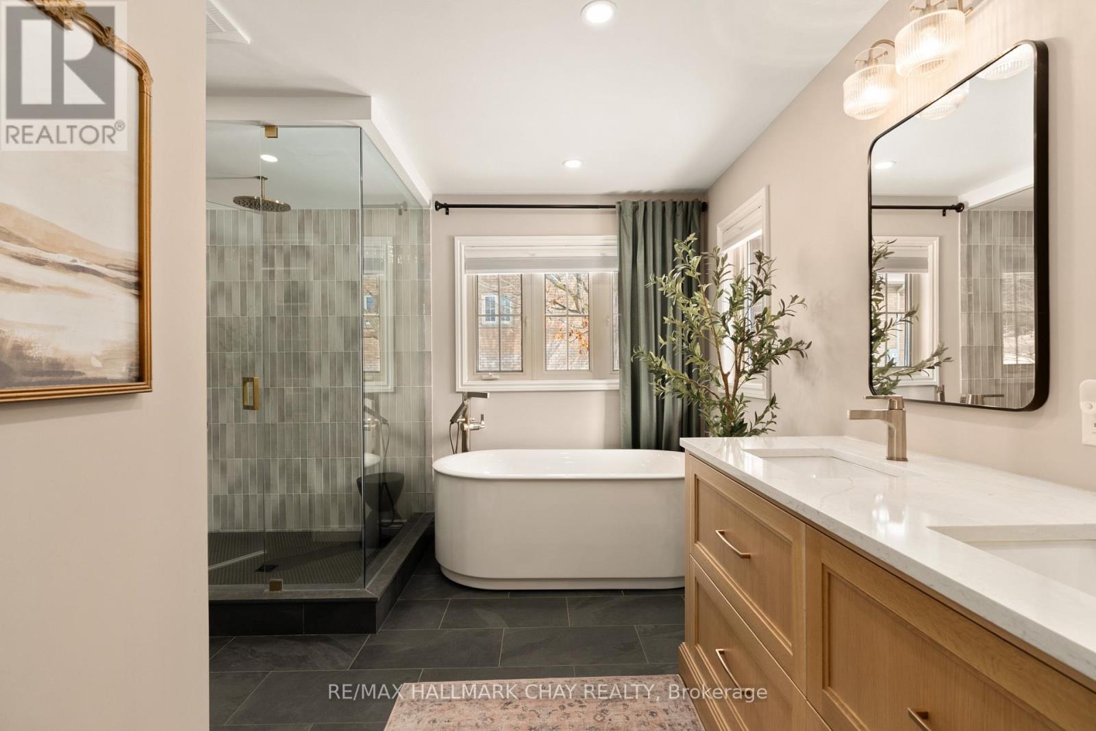 32 Forest Hill Drive, Springwater, Ontario  L0L 1X0 - Photo 19 - S12832380