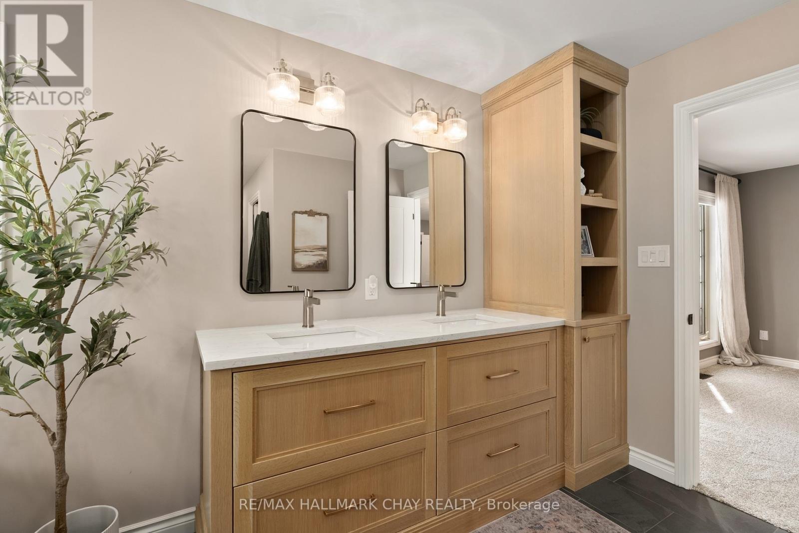 32 Forest Hill Drive, Springwater, Ontario  L0L 1X0 - Photo 21 - S12832380