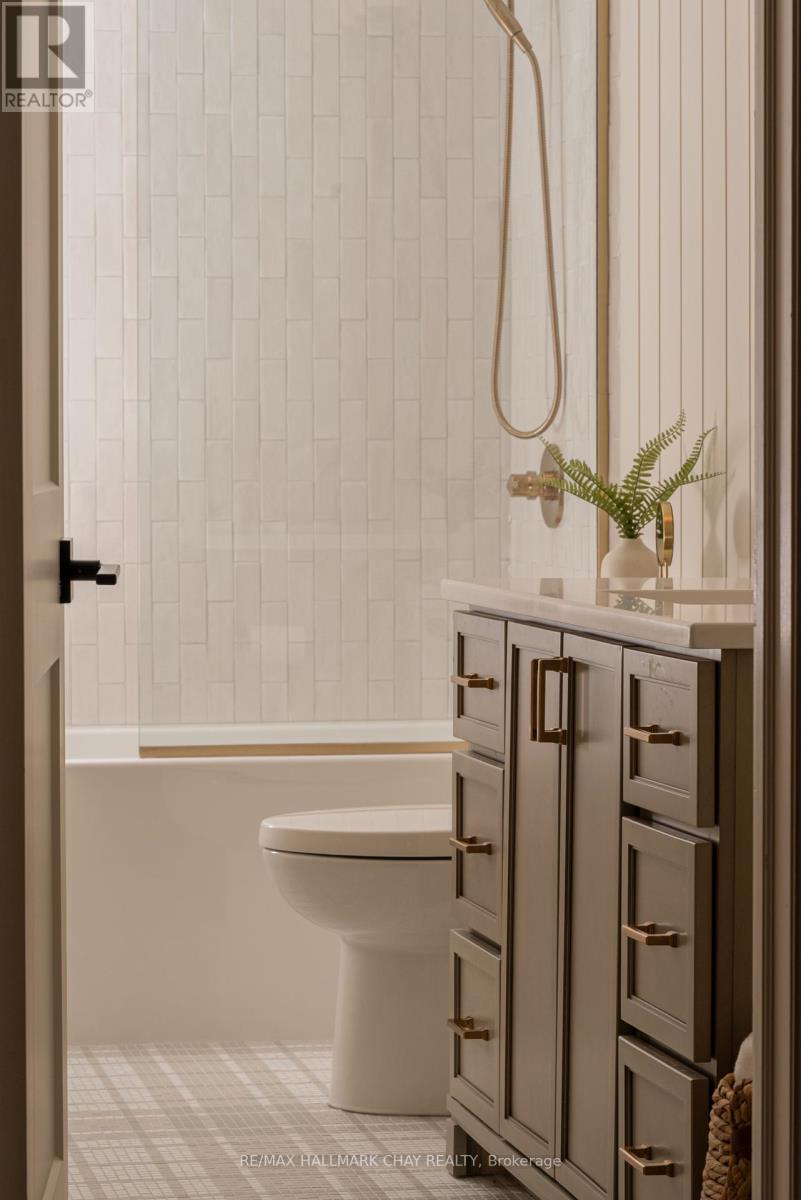 32 Forest Hill Drive, Springwater, Ontario  L0L 1X0 - Photo 29 - S12832380