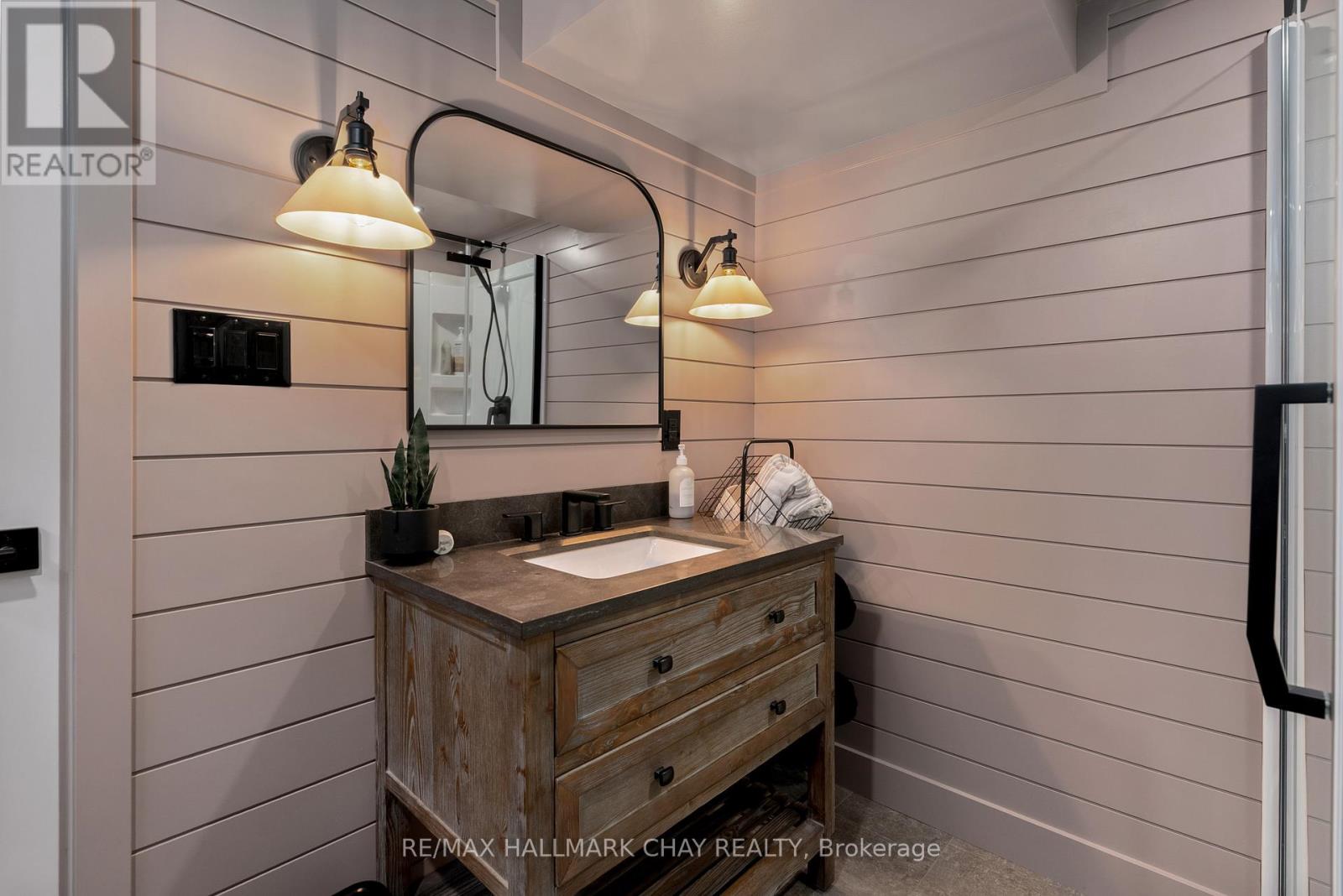 32 Forest Hill Drive, Springwater, Ontario  L0L 1X0 - Photo 41 - S12832380