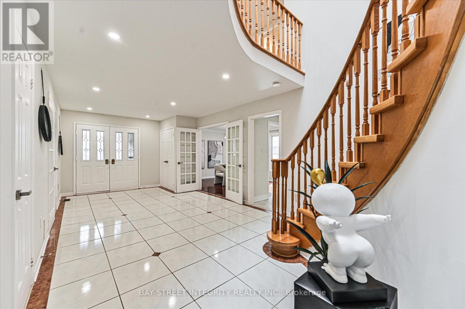 12 Greystone Road, Markham, Ontario  L3R 8H9 - Photo 4 - N12940634