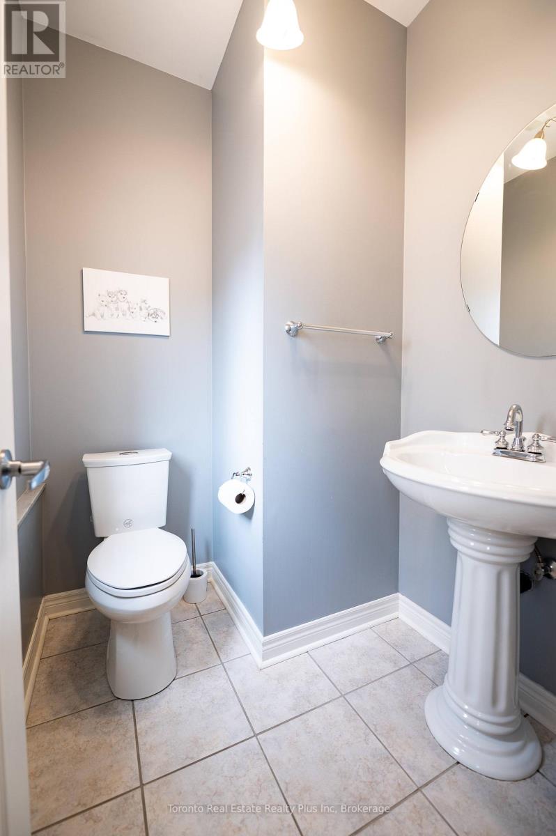 14 Riel Drive, Richmond Hill, Ontario  L4E 4W4 - Photo 13 - N12940648