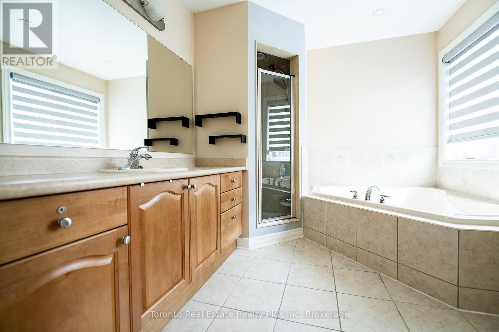 14 Riel Drive, Richmond Hill, Ontario  L4E 4W4 - Photo 22 - N12940648