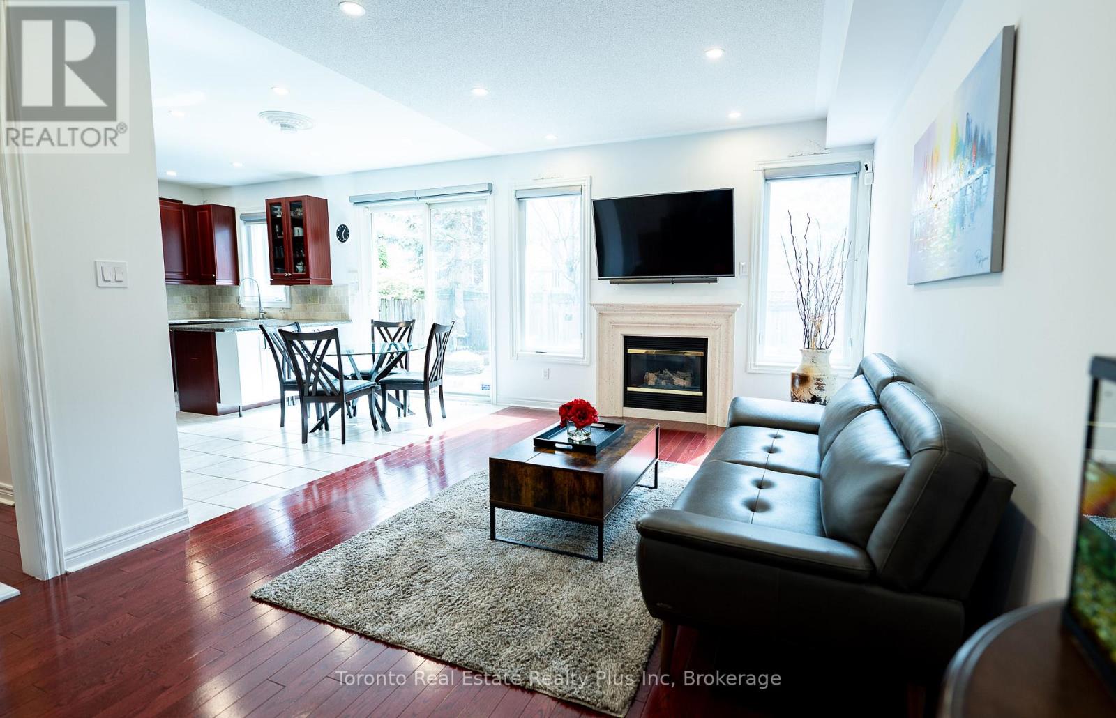 14 Riel Drive, Richmond Hill, Ontario  L4E 4W4 - Photo 9 - N12940648