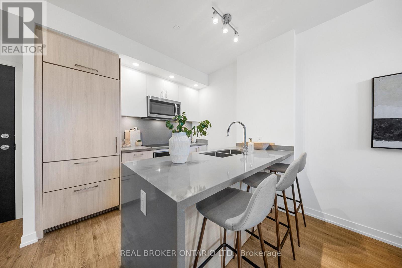 Th118w - 3 Rosewater Street, Richmond Hill, Ontario  L4C 5T6 - Photo 12 - N12940652