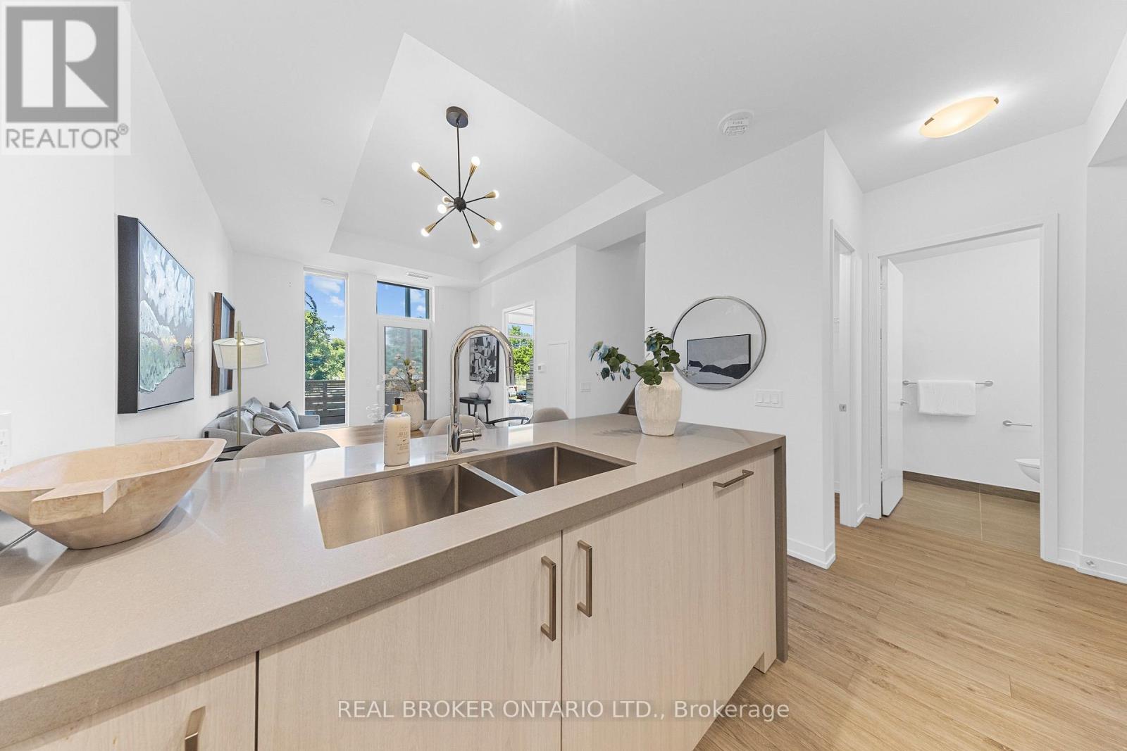 Th118w - 3 Rosewater Street, Richmond Hill, Ontario  L4C 5T6 - Photo 17 - N12940652