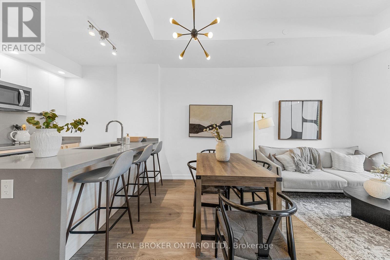 Th118w - 3 Rosewater Street, Richmond Hill, Ontario  L4C 5T6 - Photo 9 - N12940652