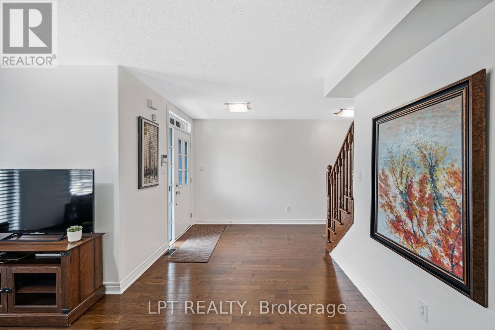 19 Earnshaw Drive, Markham, Ontario  L6C 0E4 - Photo 12 - N12940862