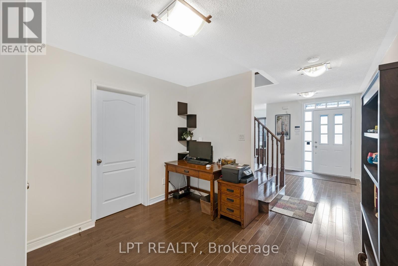 19 Earnshaw Drive, Markham, Ontario  L6C 0E4 - Photo 13 - N12940862