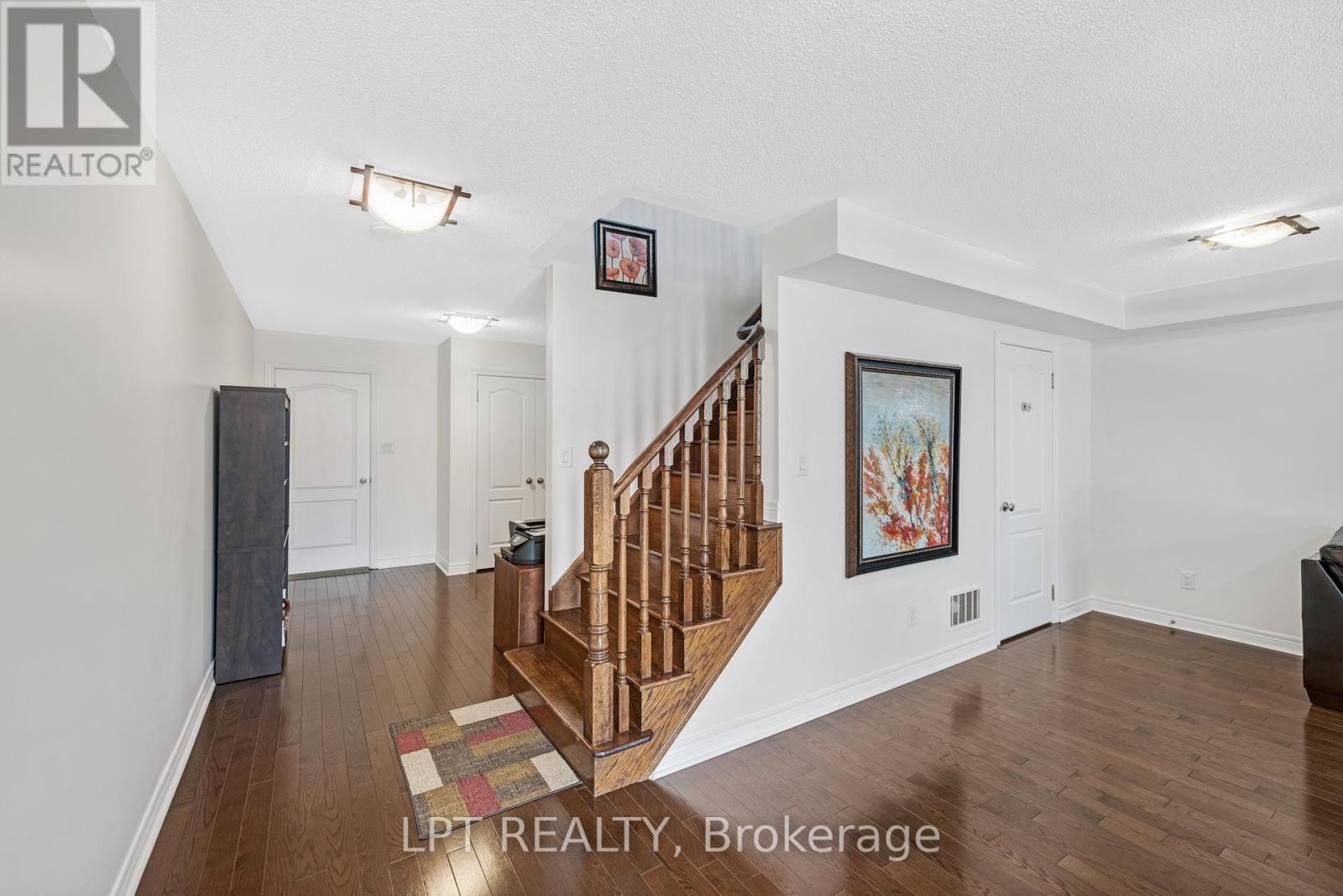 19 Earnshaw Drive, Markham, Ontario  L6C 0E4 - Photo 15 - N12940862