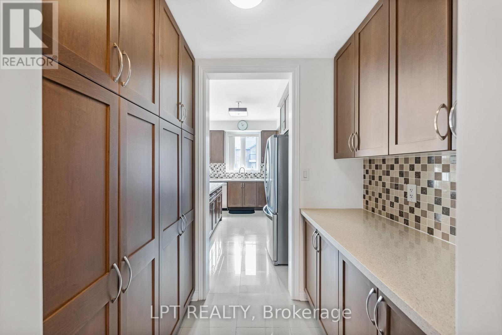 19 Earnshaw Drive, Markham, Ontario  L6C 0E4 - Photo 21 - N12940862