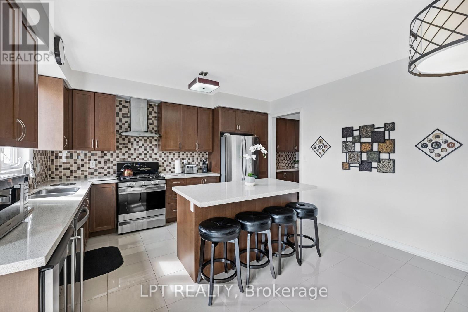 19 Earnshaw Drive, Markham, Ontario  L6C 0E4 - Photo 27 - N12940862