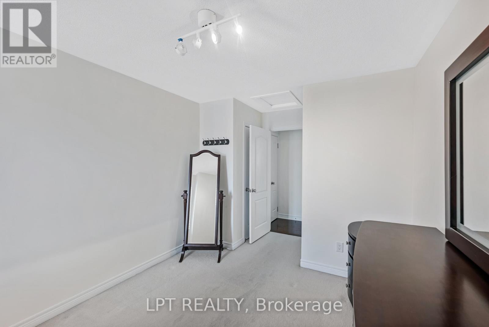 19 Earnshaw Drive, Markham, Ontario  L6C 0E4 - Photo 43 - N12940862