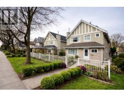 <div class="price">$1,150,000</div> 1407 E 12th Avenue, Vancouver<br><div style="margin-bottom:8px;"><small>Exp Realty</small></div><div class='bed_bath'>4 Bed | 4 Bath</div>