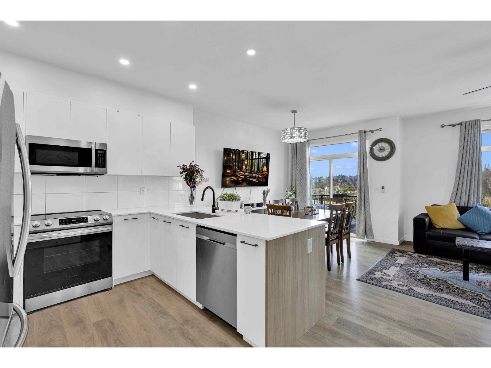 79 15255 Sitka Dr Drive, Surrey, British Columbia  V3S 0B1 - Photo 8 - R3105206