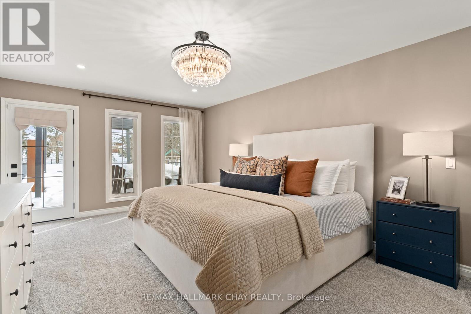 32 Forest Hill Drive, Springwater, Ontario  L0L 1X0 - Photo 17 - S12832380