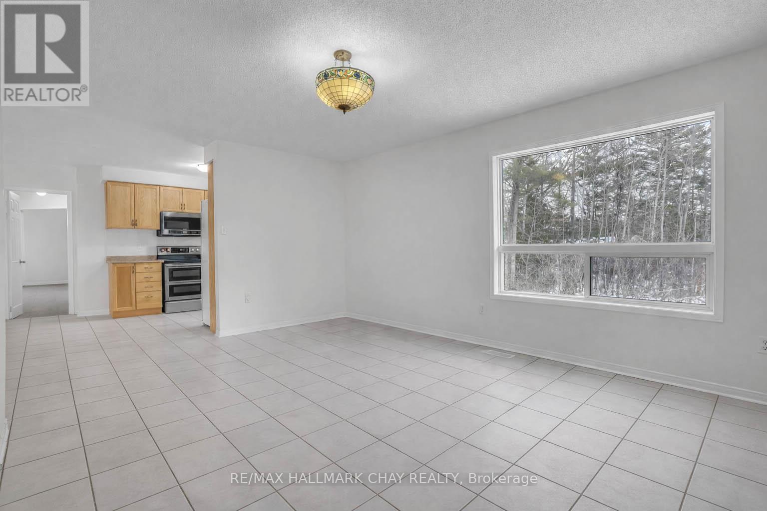 1667 Tiny Beaches Road S, Tiny, Ontario  L0L 1P0 - Photo 9 - S12940738