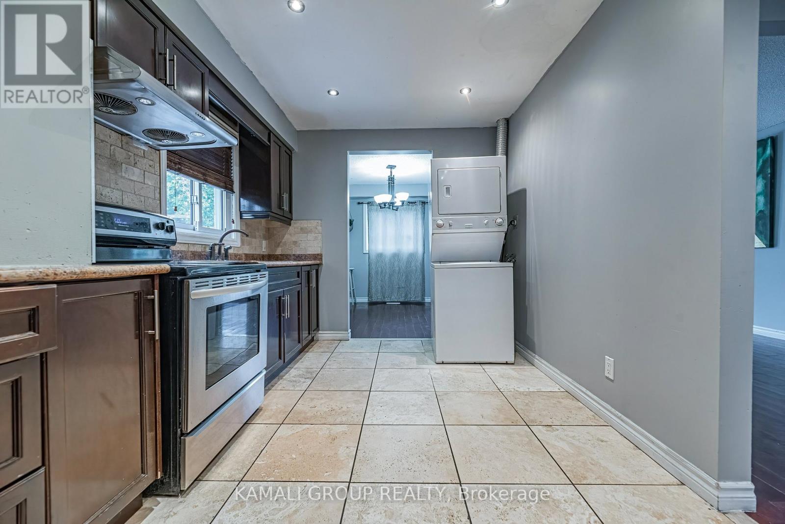 Main - 77 Ecclestone Drive, Brampton, Ontario  L6X 3M8 - Photo 7 - W12940626