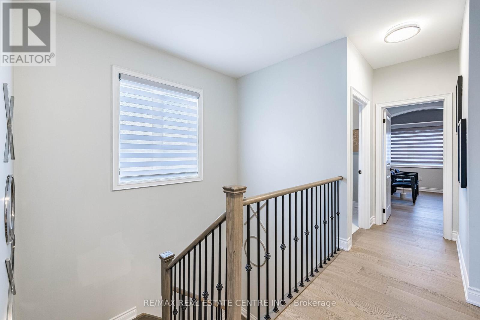 3253 Mintwood Circle, Oakville, Ontario  L6H 7C3 - Photo 16 - W12940632