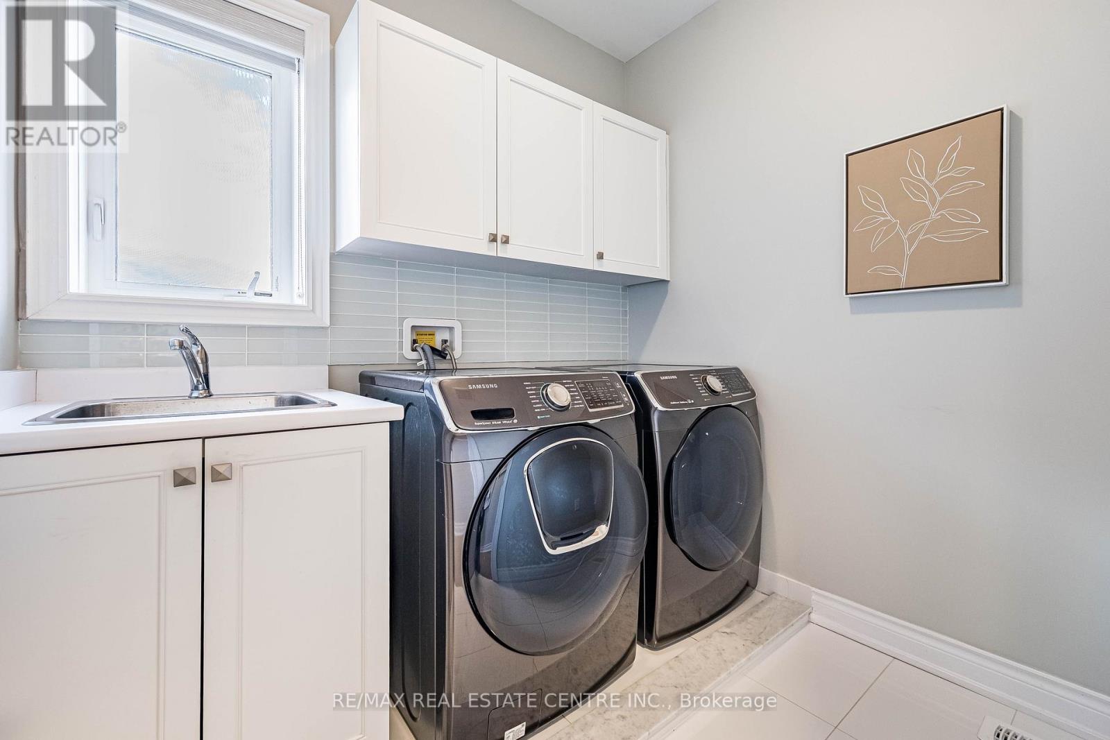 3253 Mintwood Circle, Oakville, Ontario  L6H 7C3 - Photo 17 - W12940632