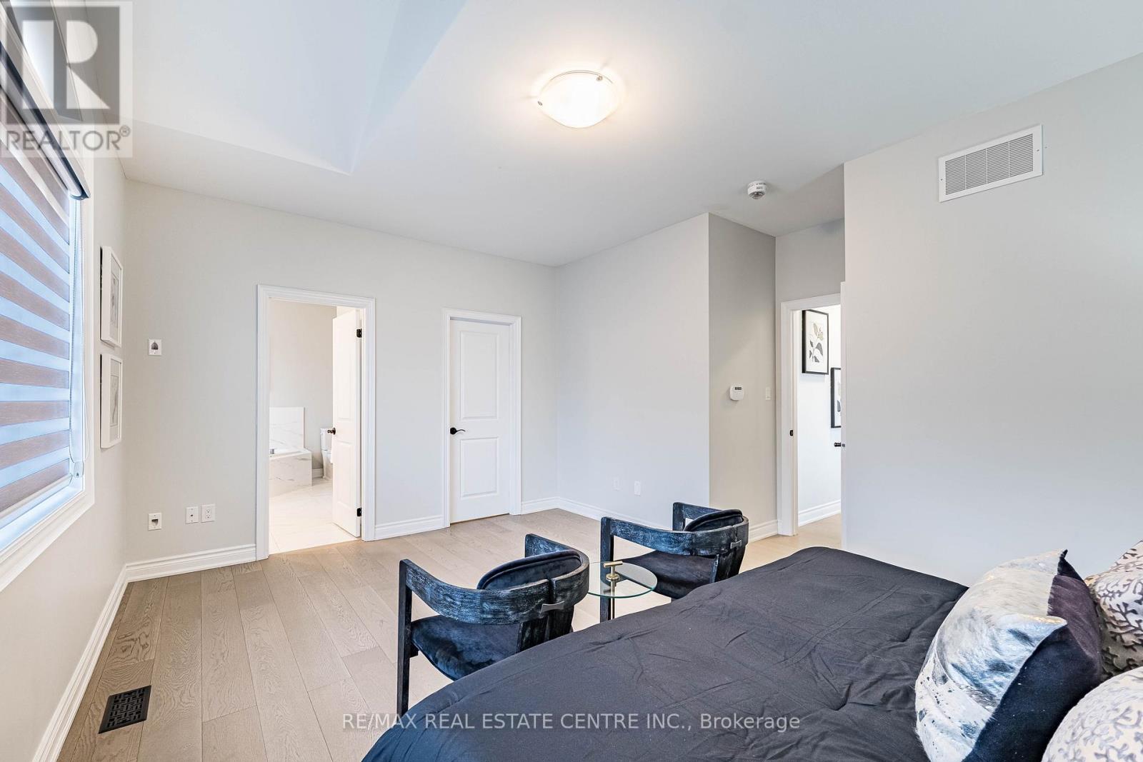 3253 Mintwood Circle, Oakville, Ontario  L6H 7C3 - Photo 19 - W12940632