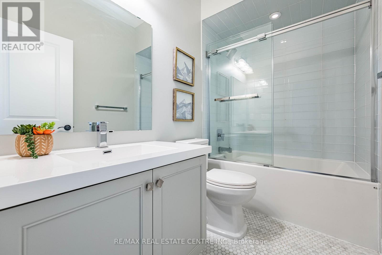 3253 Mintwood Circle, Oakville, Ontario  L6H 7C3 - Photo 27 - W12940632