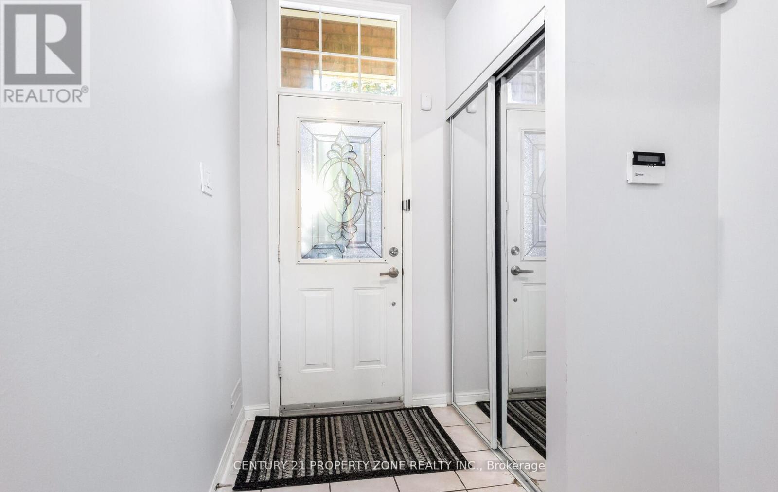 39 - 2 Clay Brick Court, Brampton, Ontario  L6V 4M7 - Photo 2 - W12940636