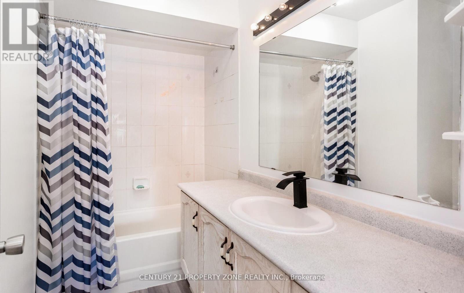 39 - 2 Clay Brick Court, Brampton, Ontario  L6V 4M7 - Photo 23 - W12940636