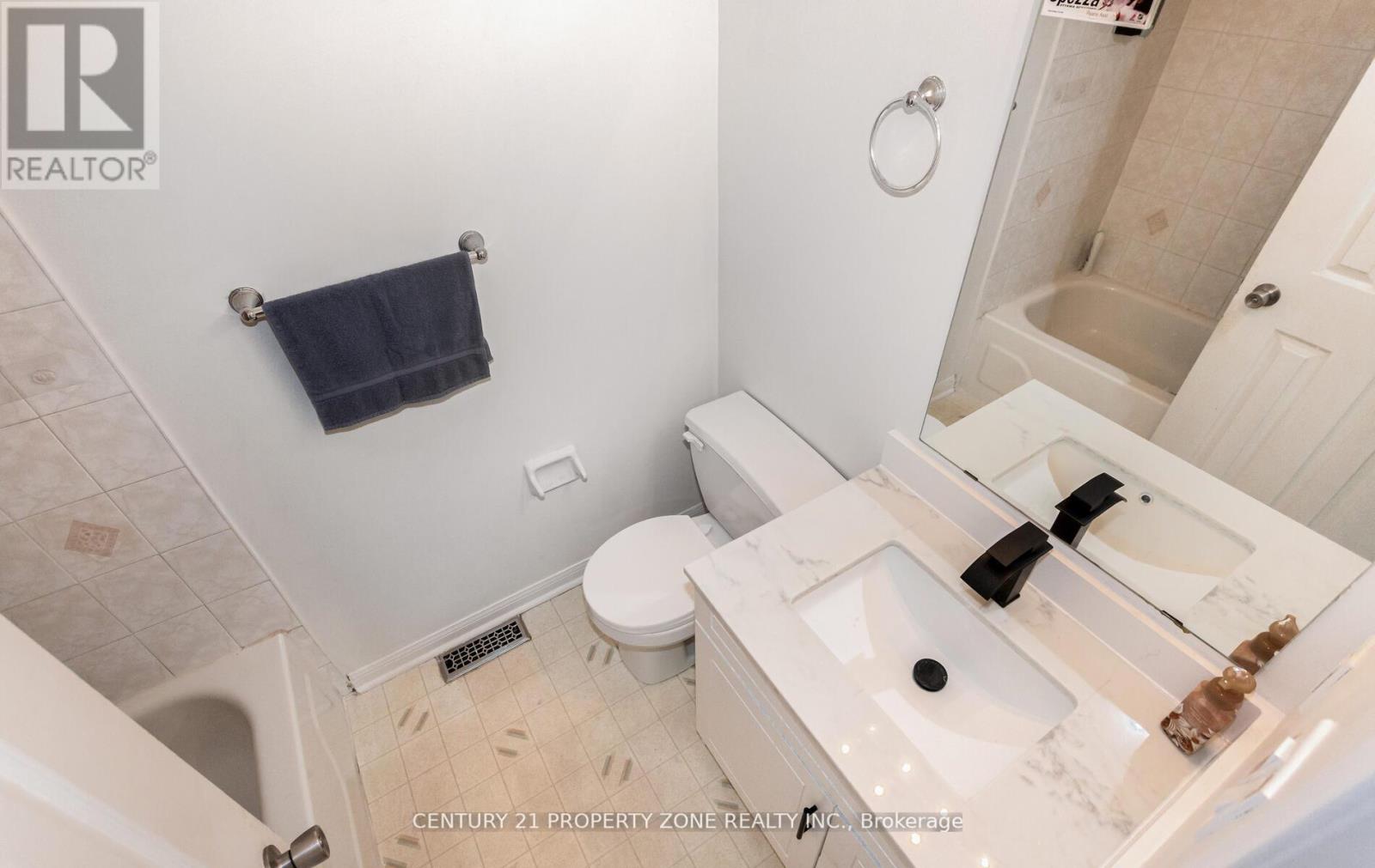 39 - 2 Clay Brick Court, Brampton, Ontario  L6V 4M7 - Photo 36 - W12940636