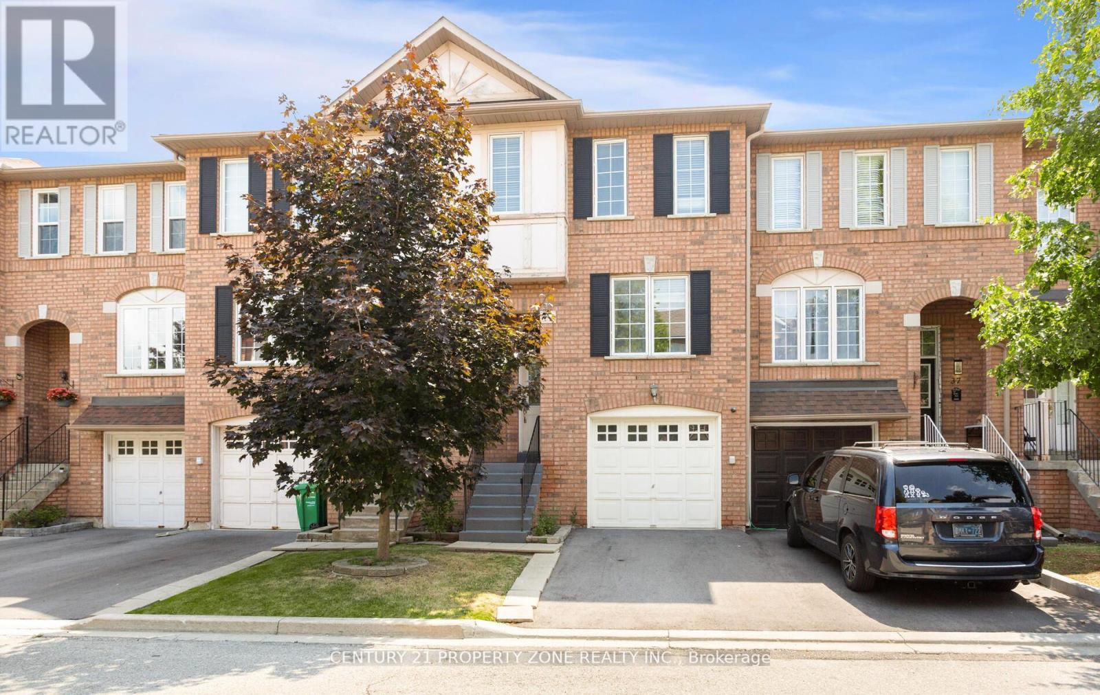 39 - 2 Clay Brick Court, Brampton, Ontario  L6V 4M7 - Photo 7 - W12940636