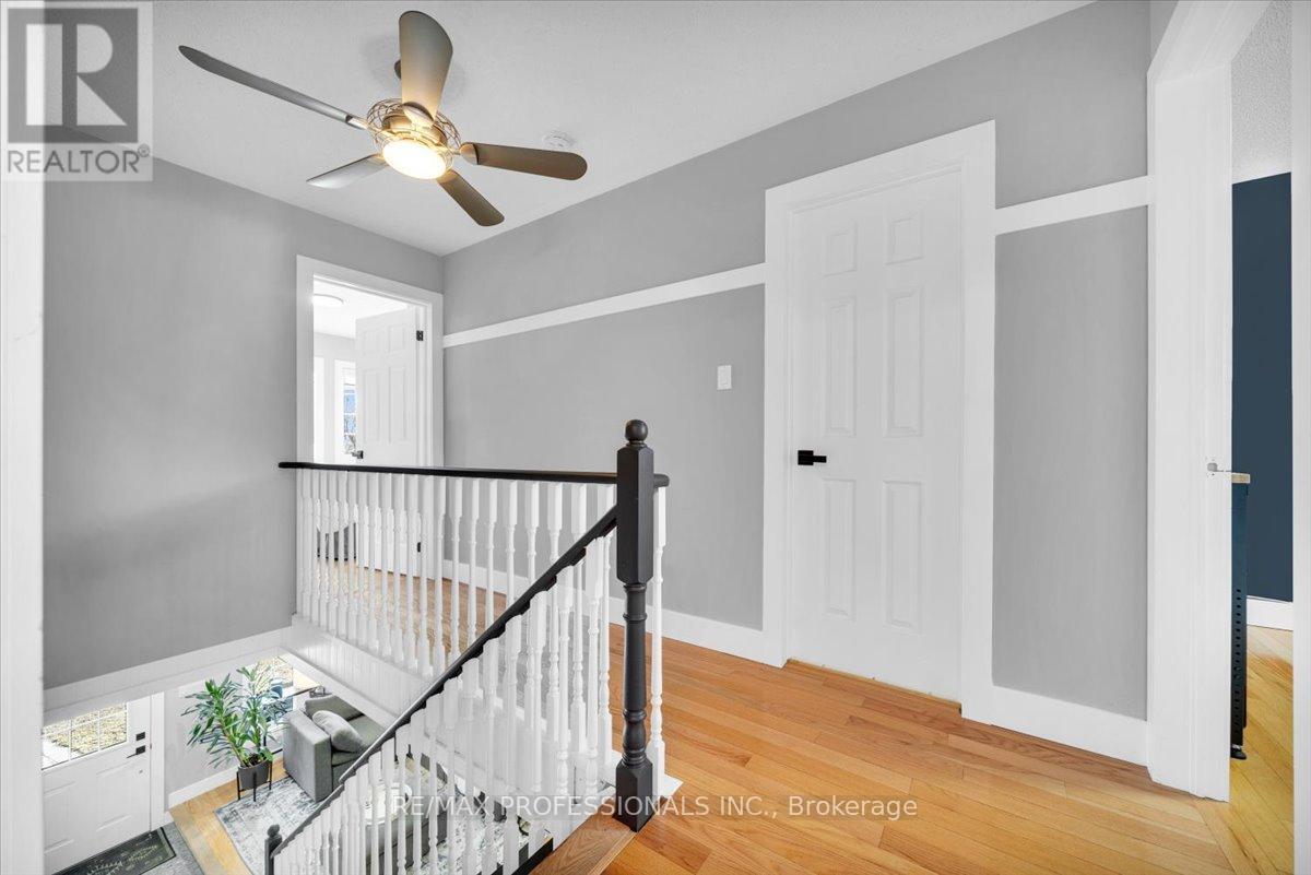 514 Thelma Street, Burlington, Ontario  L7L 6W8 - Photo 12 - W12940644