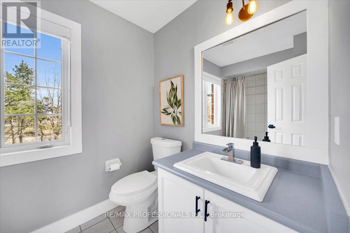 514 Thelma Street, Burlington, Ontario  L7L 6W8 - Photo 16 - W12940644