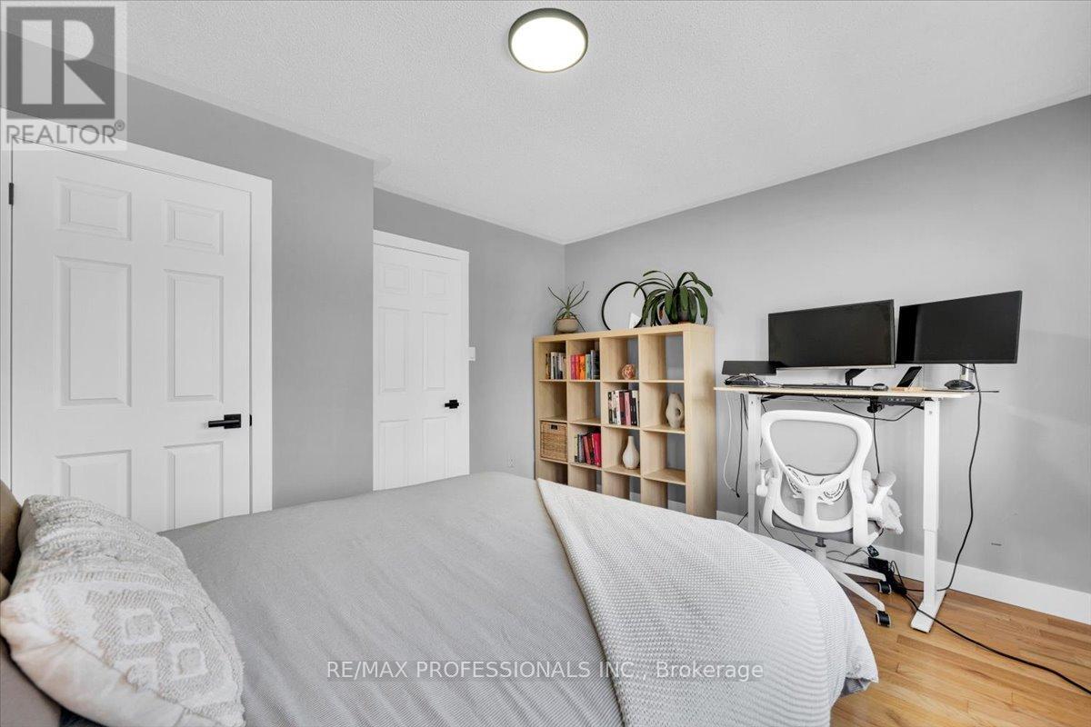 514 Thelma Street, Burlington, Ontario  L7L 6W8 - Photo 21 - W12940644