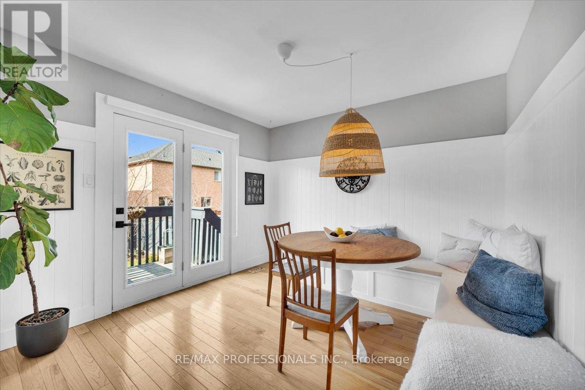 514 Thelma Street, Burlington, Ontario  L7L 6W8 - Photo 6 - W12940644