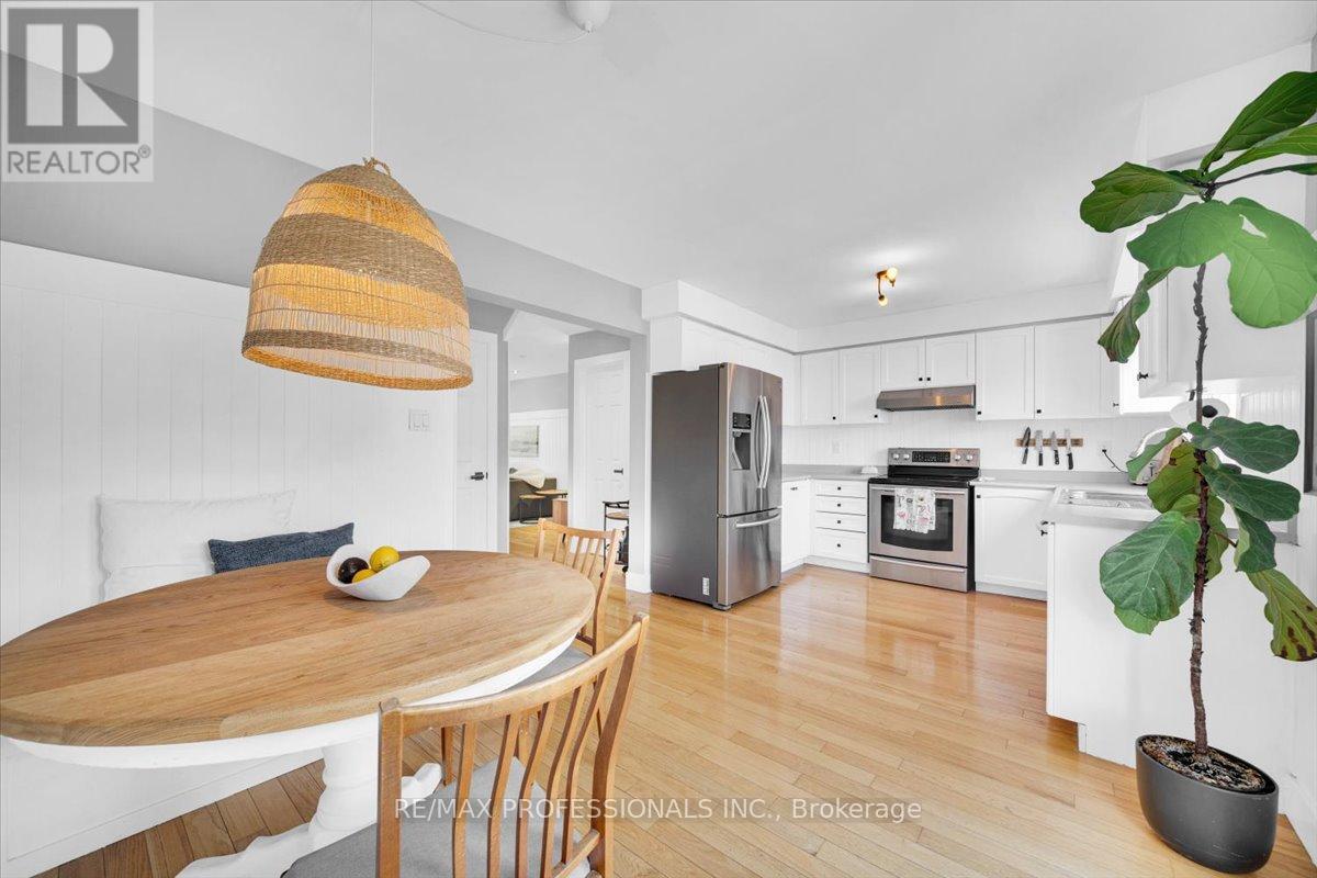 514 Thelma Street, Burlington, Ontario  L7L 6W8 - Photo 7 - W12940644